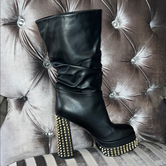 🖤🐝 ✨ Azalea Wang Black Gold Studded Slouchy Platform Mid-Calf Boots - Picture 6 of 10